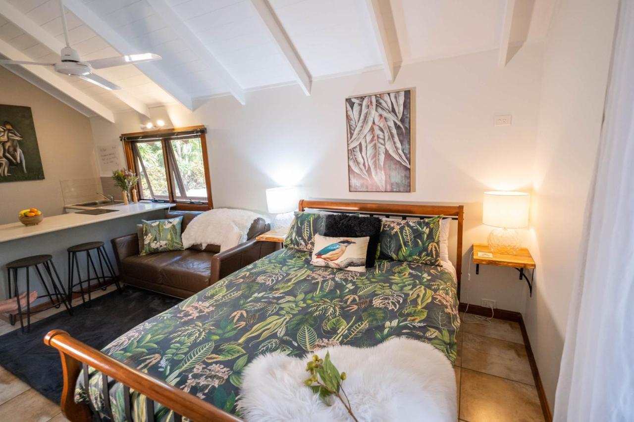 Airlie Beach Eco Cabins - Adults Only Экстерьер фото