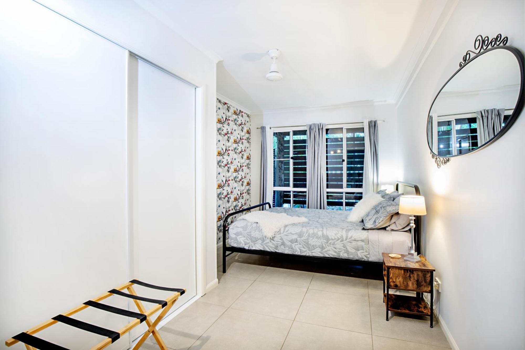 Airlie Beach Eco Cabins - Adults Only Экстерьер фото