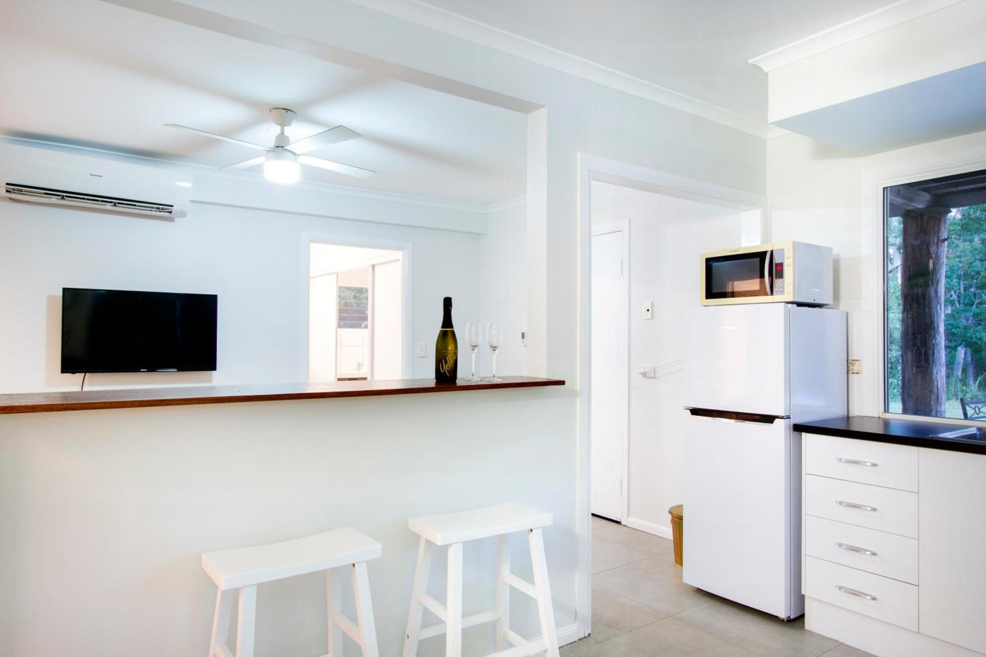Airlie Beach Eco Cabins - Adults Only Экстерьер фото