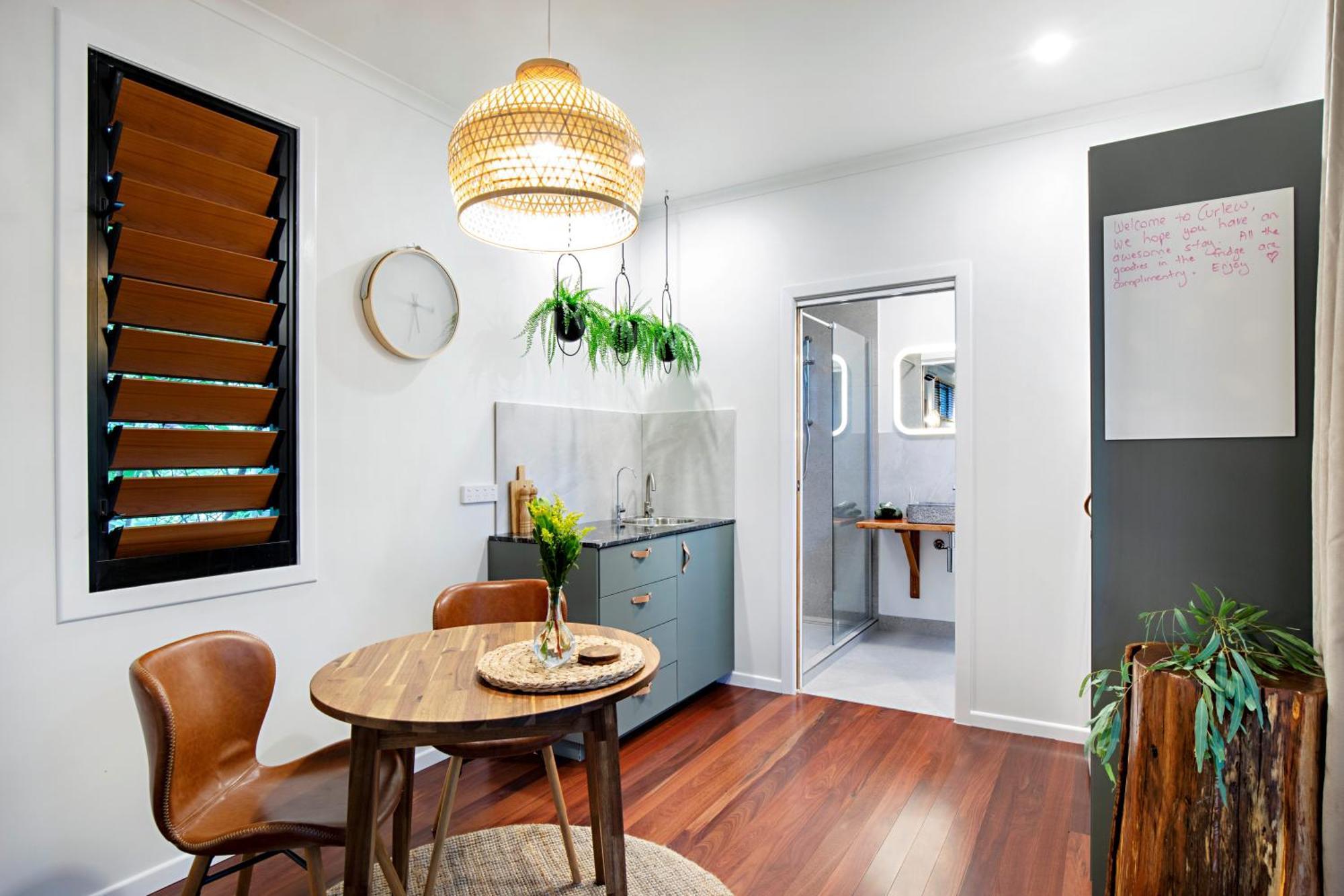 Airlie Beach Eco Cabins - Adults Only Экстерьер фото
